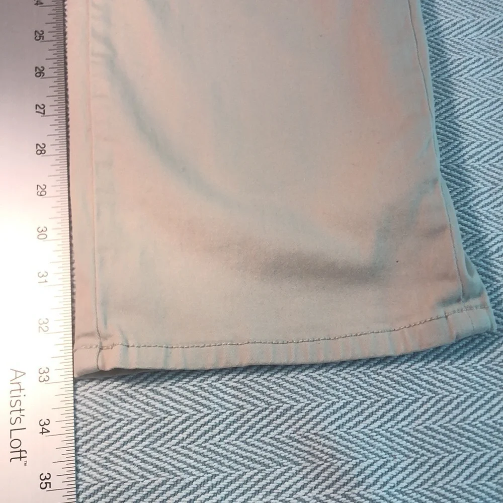JOHNNIE-O 98% COTTON 2 % SPANDEX PREWORN USED  WAIST 35.5